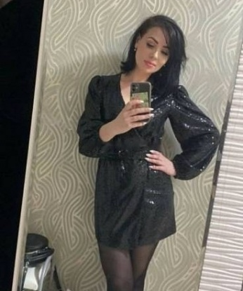 Встречи со мной запомнятся тебе надолго. У меня есть много возможностей, чтобы удовлетворить все твои желания. Мои услуги остаются дискретными и конфиденциальными. Мое основное преимущество - мой опыт и понимание сексуальных фантазий моих клиентов. У меня есть положительные отзывы и я гарантирую, что ты останешься доволен нашей встречей. Живу я в Москве, столице России, и готова к приятному времяпровождению в Москве. Идем на встречу удовольствия и расслабления? 😉🌃🌹👠🔥 Елена